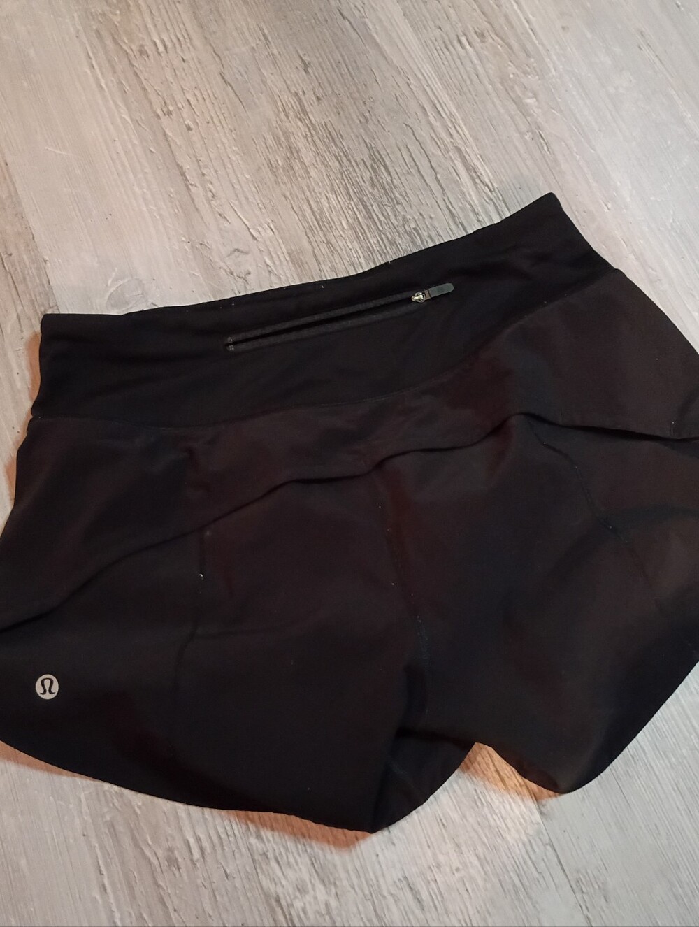 Lululemon - Picture 4 of 6